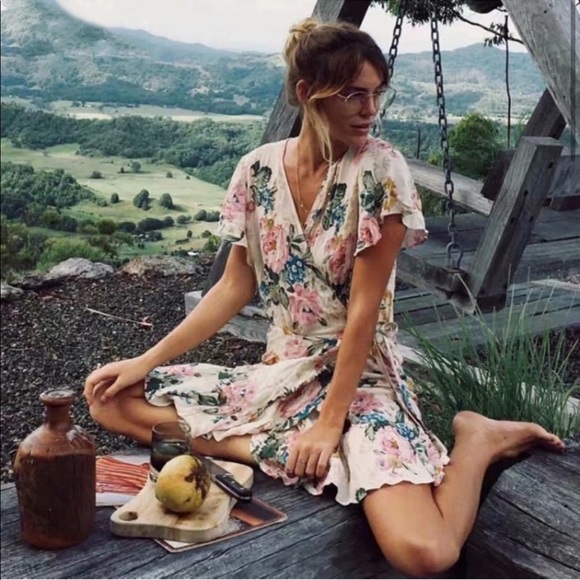 KJANSY Dresses & Skirts - 5 ⭐️ Marisol Floral Wrap Dress